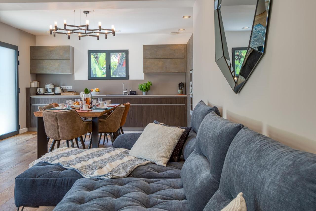 Deluxe Villa Graziella 200 M From The Beach Эз Экстерьер фото