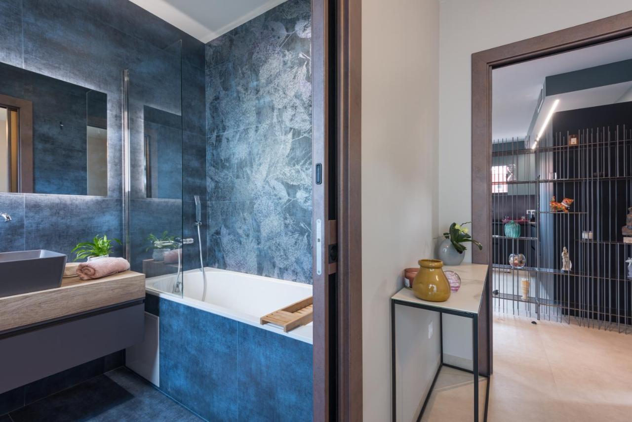 Deluxe Villa Graziella 200 M From The Beach Эз Экстерьер фото