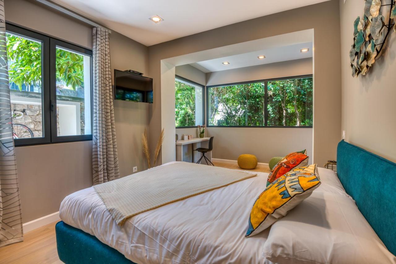 Deluxe Villa Graziella 200 M From The Beach Эз Экстерьер фото