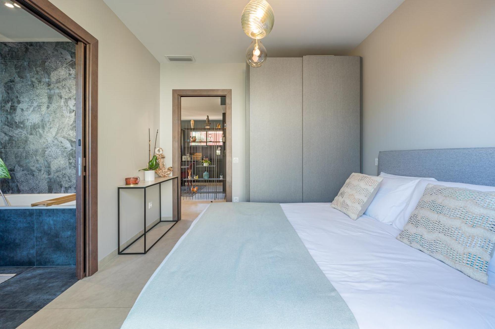 Deluxe Villa Graziella 200 M From The Beach Эз Экстерьер фото