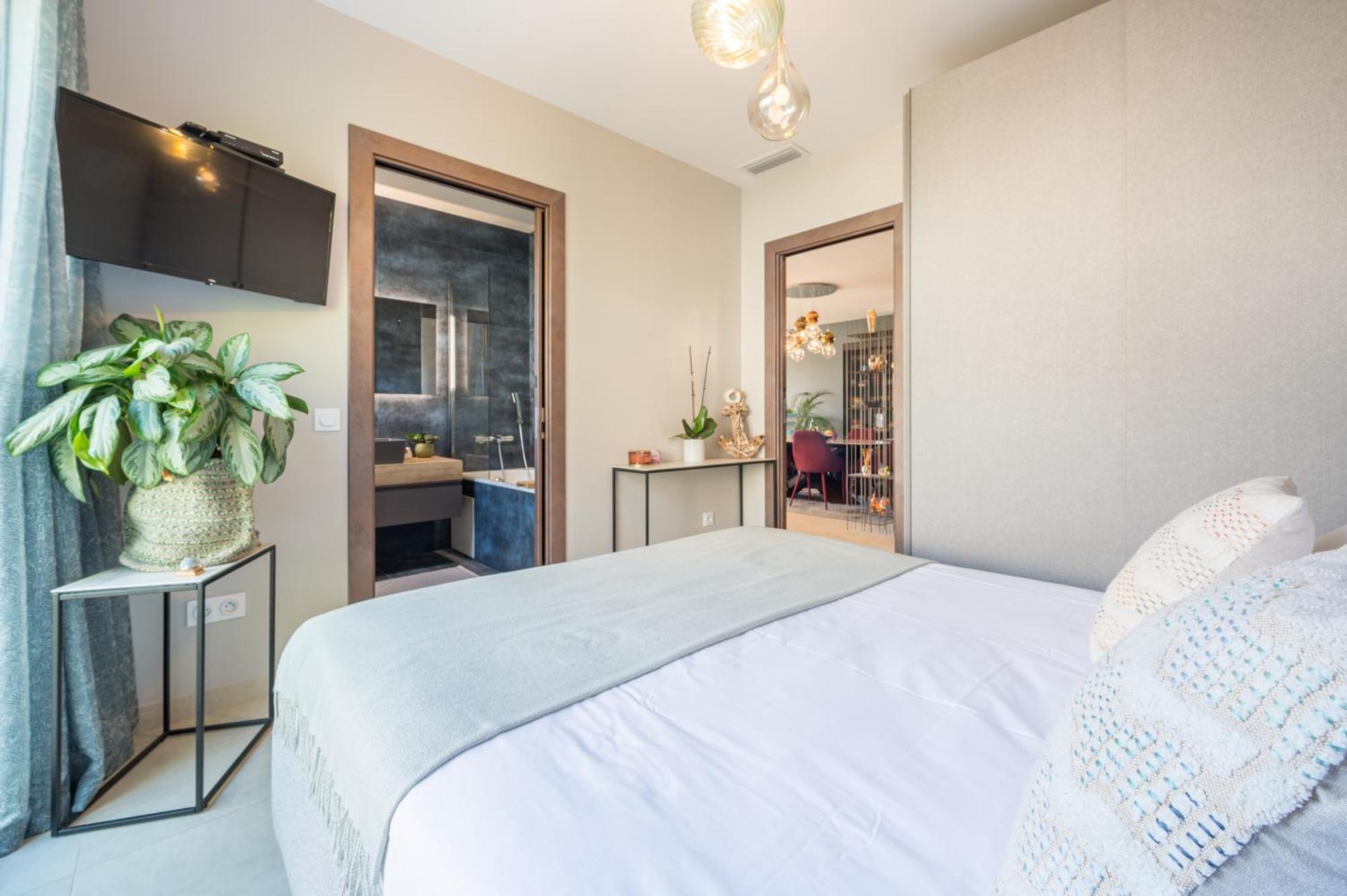 Deluxe Villa Graziella 200 M From The Beach Эз Экстерьер фото