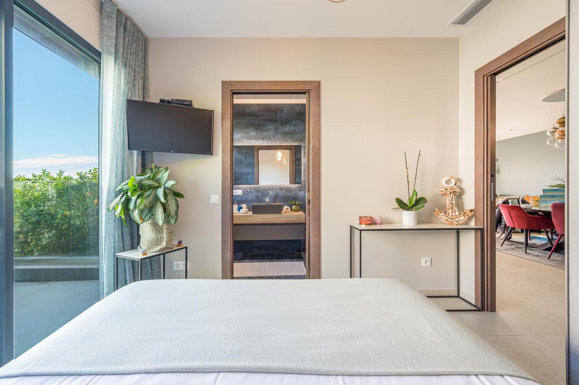 Deluxe Villa Graziella 200 M From The Beach Эз Экстерьер фото