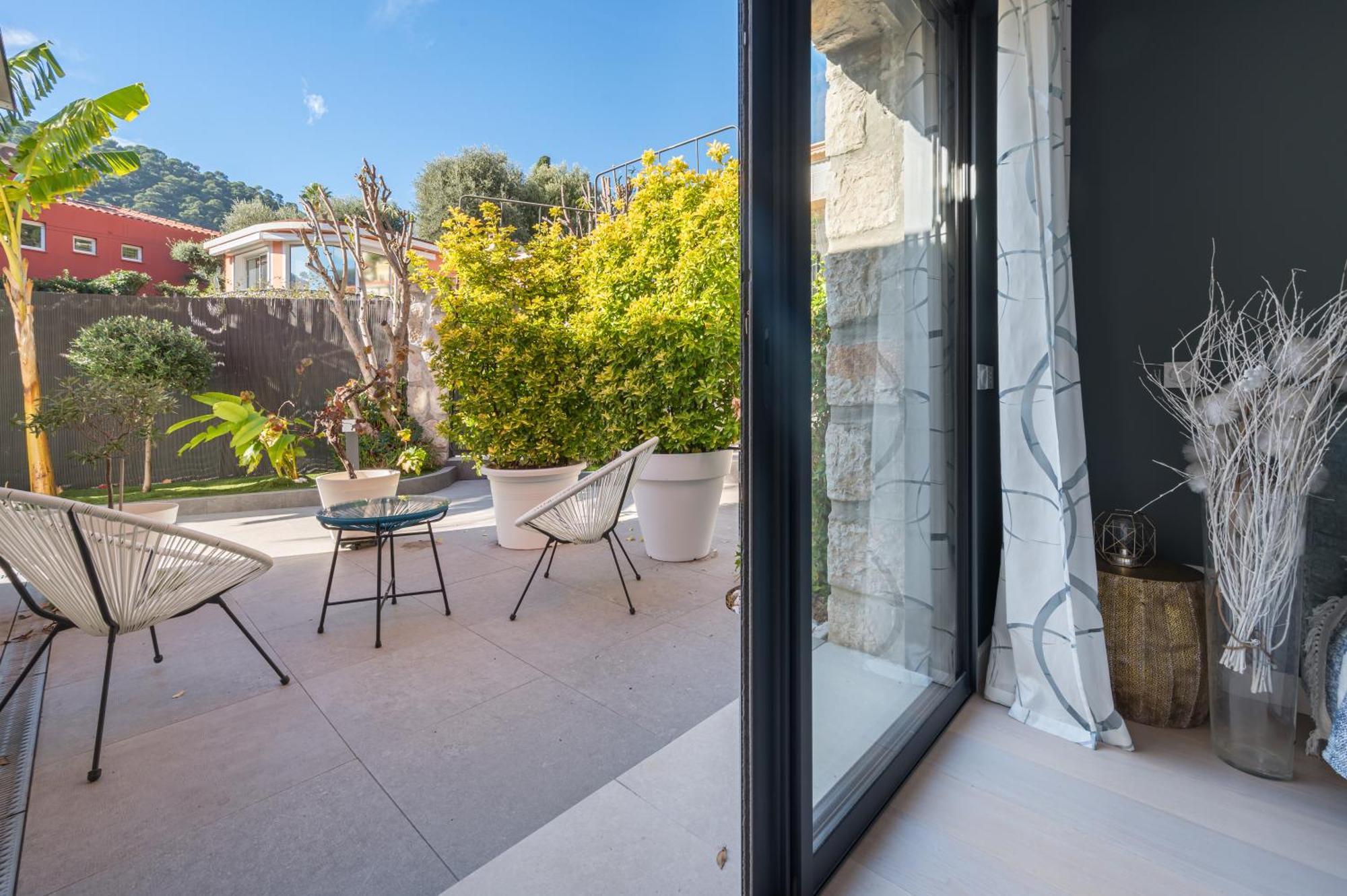 Deluxe Villa Graziella 200 M From The Beach Эз Экстерьер фото