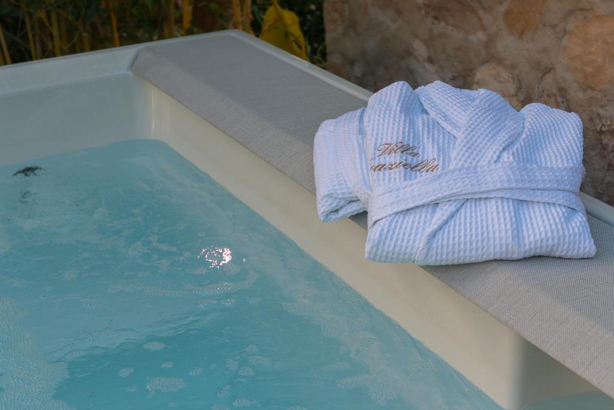 Deluxe Villa Graziella 200 M From The Beach Эз Экстерьер фото
